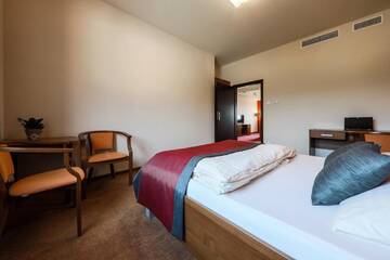 Фото номера Апартаменты с 2 спальнями Отель Hotel Aviator г. Kamień Śląski 6